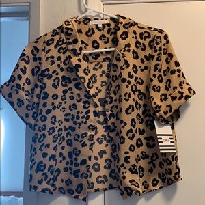 Olivaceous leopard print top